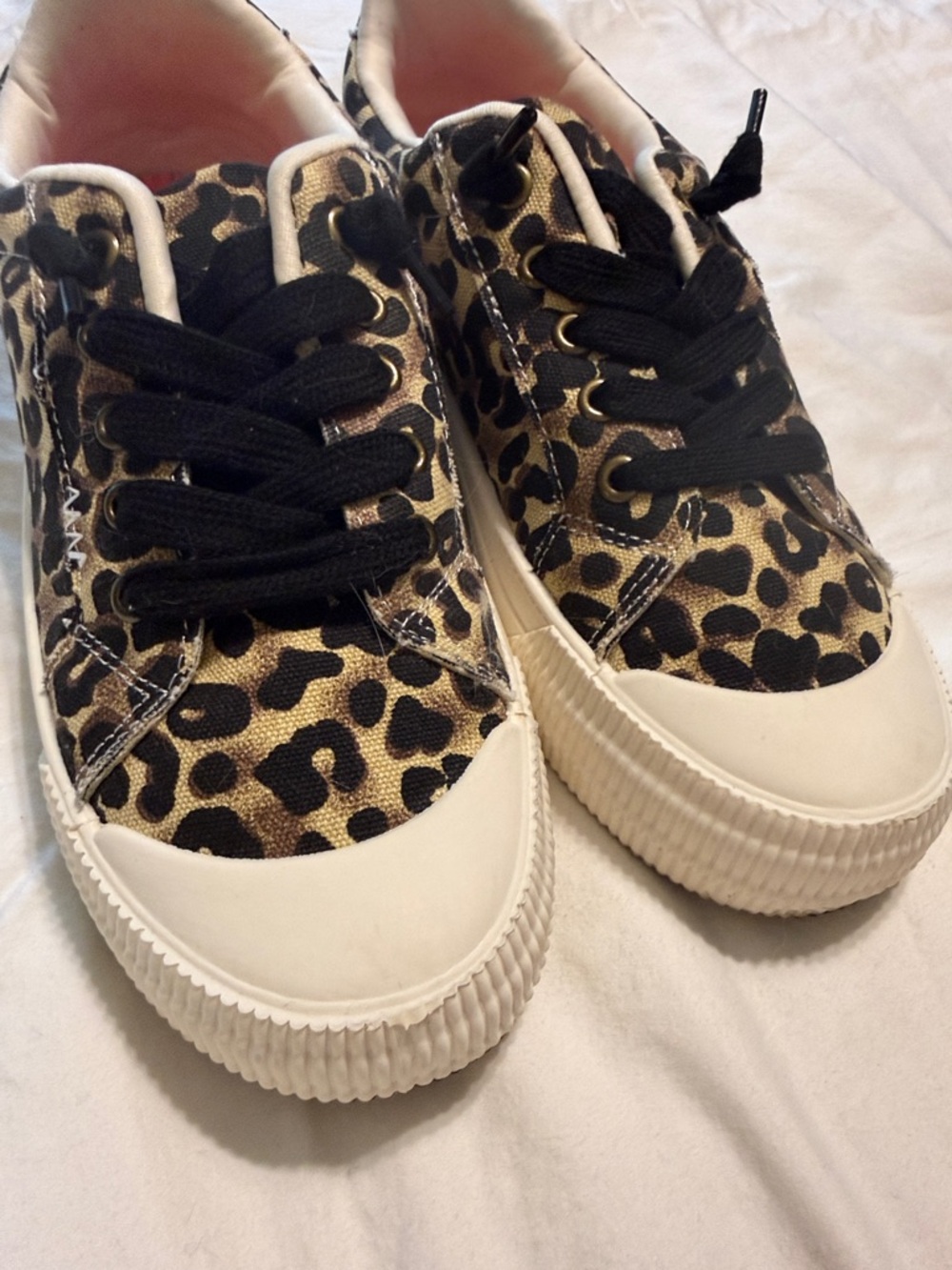 Jellypop Women’s Leopard Print Slip-On Sneakers Size 10
